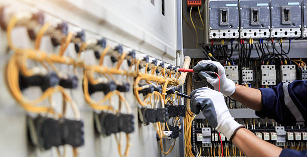 Professional Electrician technician working in South Beach, FL